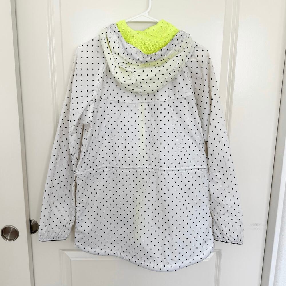 Nike Lightweight Windrunner Athletic Windbreaker … - image 2